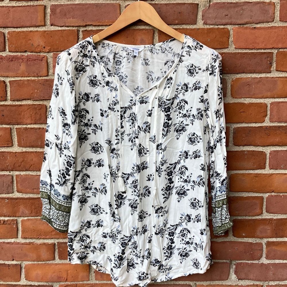 Sonoma Floral Tassel Top - Black and White
